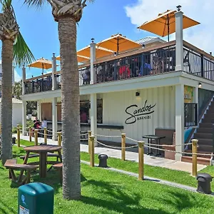 East Pass 102 Apartment